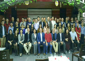 ����˾��̬�����������Ѿƽ���֮��