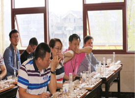 ����˾��̬�������̾�VIP�ͻ������Ͻѹ���