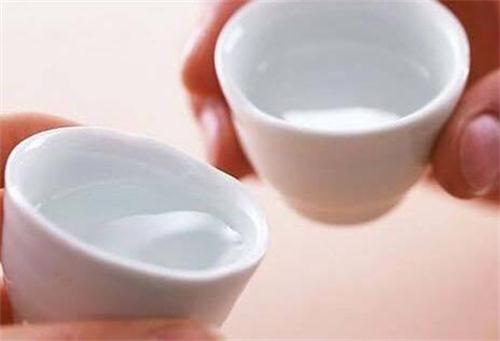 ����ҵ��̬���׾ƾ������ڡ��°볡��˭��